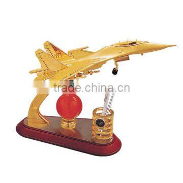 Gold zinc alloy war plane model aircraft equip mini clock with pen holder and wooden base with logo for office gift set