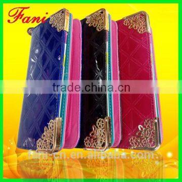 Luxury and high quality PU wallet with beautiful metal flower design for women