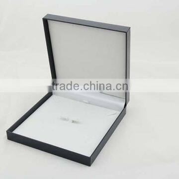 Luxury plastic jewelry box made in china with gold stamping finishing