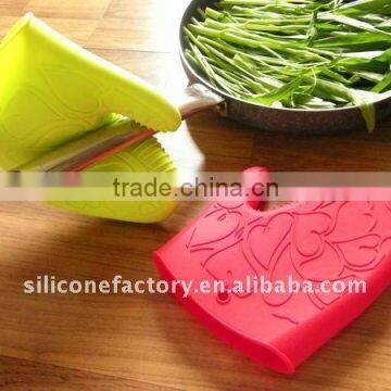 custom heat resistant kitchen silicone glove