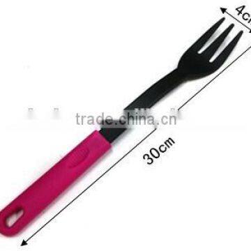 new style non-stick kitchen utensils and cook hot sell nylon kitchenware with stand mix color Eco-Friendly nylon BBQ fork