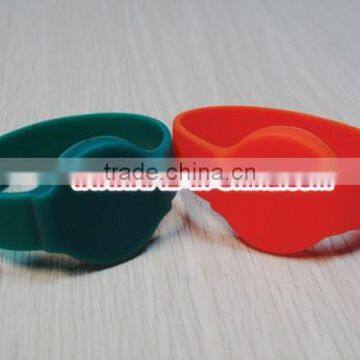 Low Cost RFID Personalized Silicone Wristbands Colorful Printed RFID Bracelets photo-2