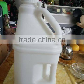 OEM Blow Molding plastic square jerry can with tube and lid water tank gasoline can for sale Hui zhou factory