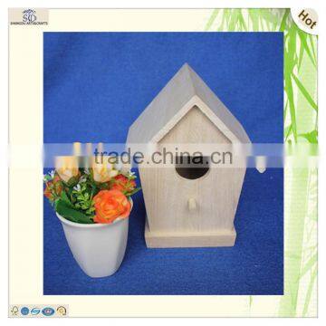 Hot Selling Eco-friendly Outdoor Decorating Polished Wooden Bird House photo-2