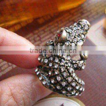 fashion crocodile rings with rhinestone, fashion antique rings, personalized rings