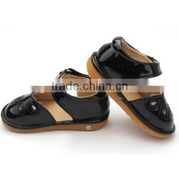 Hot Selling Baby Shoes in Bulk Squeaky Black Children's Shoes