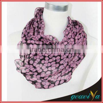 Curve Side Laciness Scarf