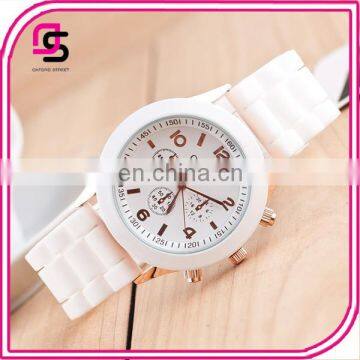 2014 Yiwu Supplier Wholesale 12 Colors Available Silicon Sport Watch