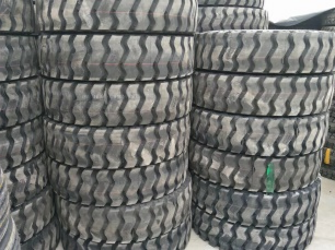 2022 Factory Price 1100R20 Double-deck Truck Tyre