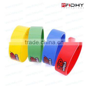 Printed Silicone Wristbands Tag RFID Wristbands for Amusement Parks photo-4
