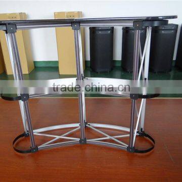 Extendable Aluminum Table photo-2