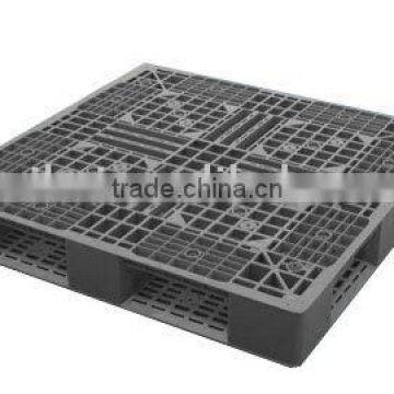 plastic pallet