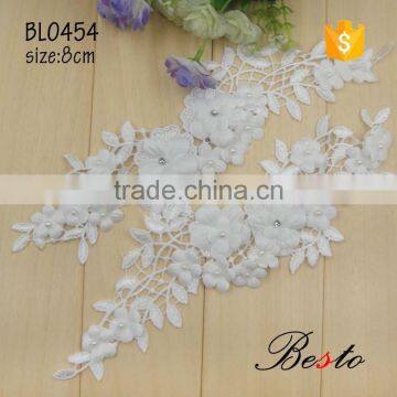 The flower lace applique embroidered collars with white bridal dress