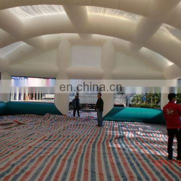 inflatable wedding tent for happy couple