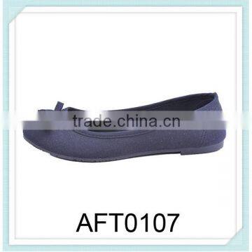 flat canvas ladies walking shoes