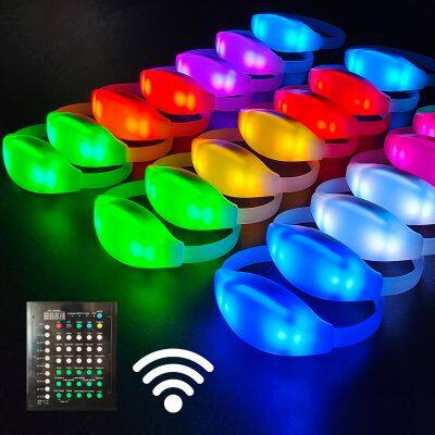 Neues Design: Leuchtende Event-Armband, individuell gestaltetes LOGO, im Dunkeln leuchtendes, fernsteuerbares LED-Armband