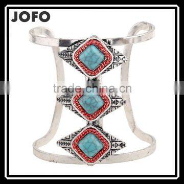 Silver Plated Three Geometry Of The Diamond Hollow Gem Wide Open Bangle