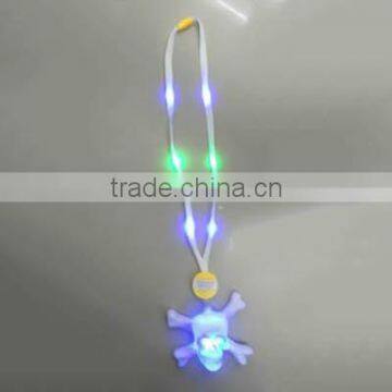 2015 Hot Selling LED Flashing Ghost Head Necklace for Happy Halloween