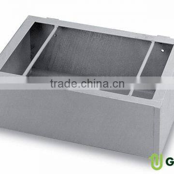 Galvanised horse feeder with bars