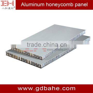 Aluminum honeycomb panel is acoustic metal material and fireproofing metal material