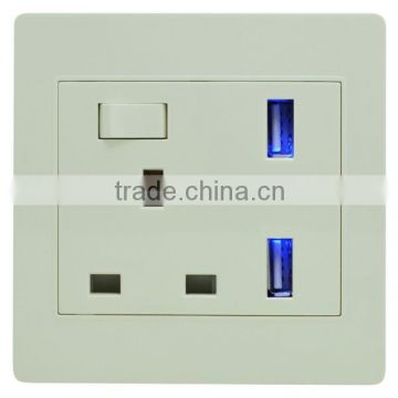 13A switched socket with usb 2.1A night light