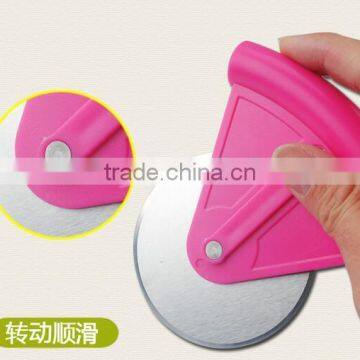 CY135 Stainless Steel Pizza Cutter With Handle Rolling Pizza Knife photo-3