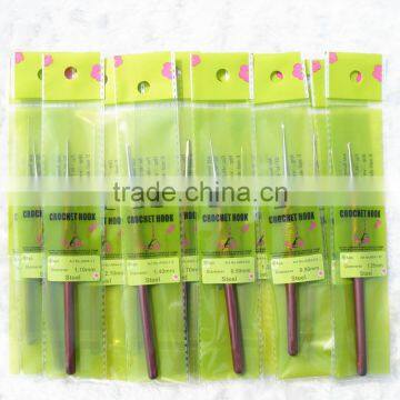 High Quality Plastic Handle Metal Lace Crochet Hooks photo-2