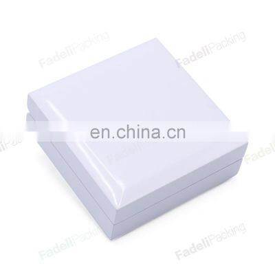 New Arrival Hot Selling Wooden Jewelry Box Custom Logo Pendant Earring Box photo-4