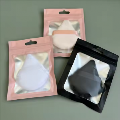 New Arrival Cosmetic Makeup Cotton Microfiber Plush Puff Wholesale Soft Absorbed Triangle Powder Puff in Zipper Bag Customized