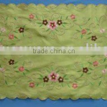 100%polyester embroidery Table runner