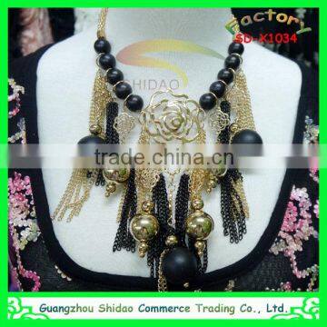 Latest Design Beads Necklace with Golden Rose Black Beaded Ornament