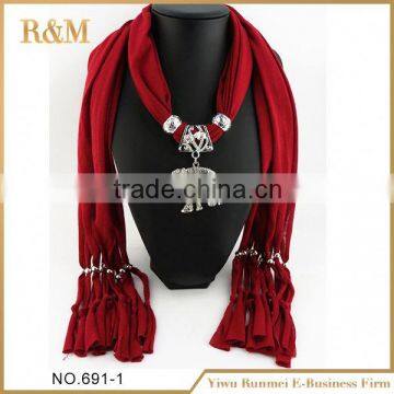 Most popular strong packing necklace jewellery scarf made in china