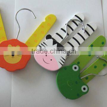 Children colourful MDF scalable wooden hanger with animal design kids size