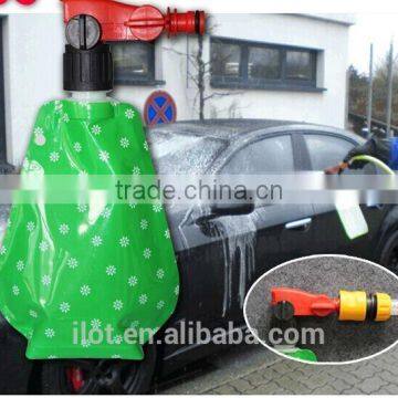 iLOT foam sprayer with foldable bottle