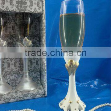 love themed resin wedding accessory champagne flutes