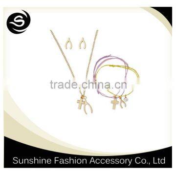 Fashion gold pendant necklace with the cross and forks charms necklace design