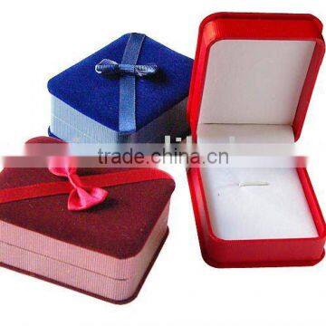 nice velvet necklace box