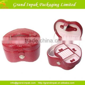 Unique heart-shaped jewelry display gift box