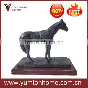 China supplier decorative polyresin/ metal horse figurines for sale