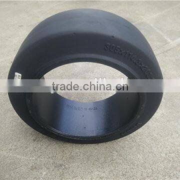 Press-on Solid Rubber Tire for Foklift High Quality Smooth Tread Tire 12 x 4 1/2 x 8 Inch photo-4