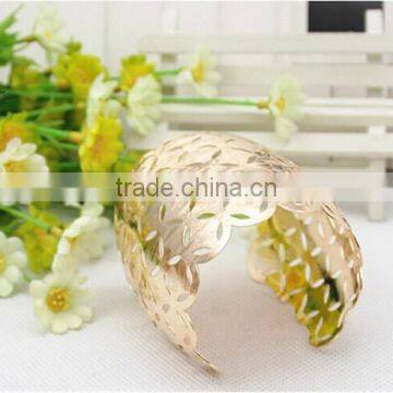 New Style Exquisite Flower Hollow Bracelet Bangle for Women photo-3