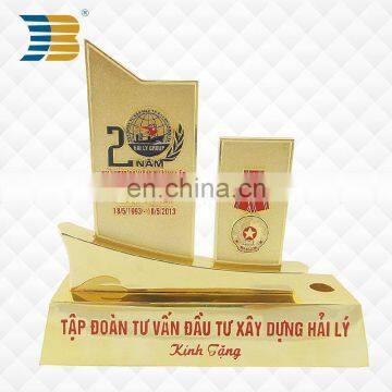 wholesale gold electroplating metal trophy design