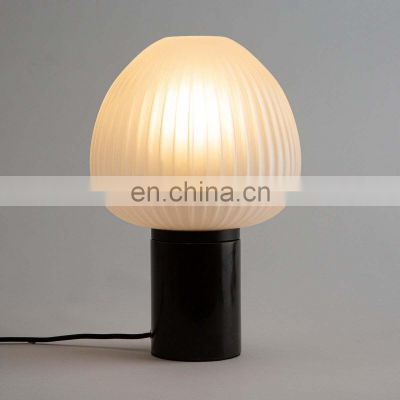 New Minimalist LED Table Lamp Decor Bedside LED Desk Lights Nordic Designer Night Lights For Living Room Sofa Study