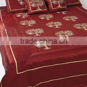 Luxury Indian Decorative silk bedding silk Embroidered Bedding set with 2 pillow and 2 cushion covers