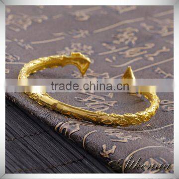 18K Gold New Design Human Head Design Charm Cuff Bangle photo-2