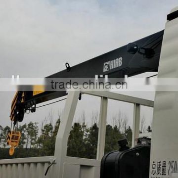 Promotion SINOTRUK 2 ton Grua montada a camion for sale