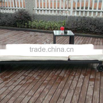 Classic White Lounge Chair With Tea Table photo-5