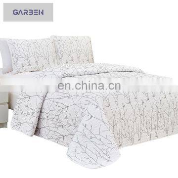 Wholesale Comforter folded Soft Microfiber Lightweight Coverlet For All Season Fabric Embroidery Quilt