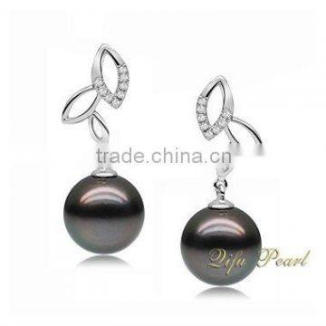 18K Tahitian Pearl Earring with Diamonds