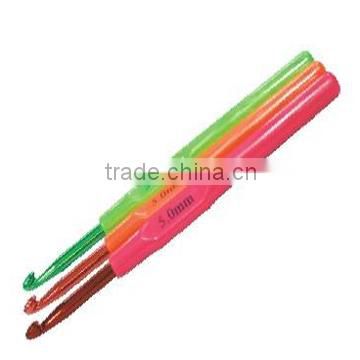 A021 ALUMINUM CROCHET HOOK PLASTIC HANDLE